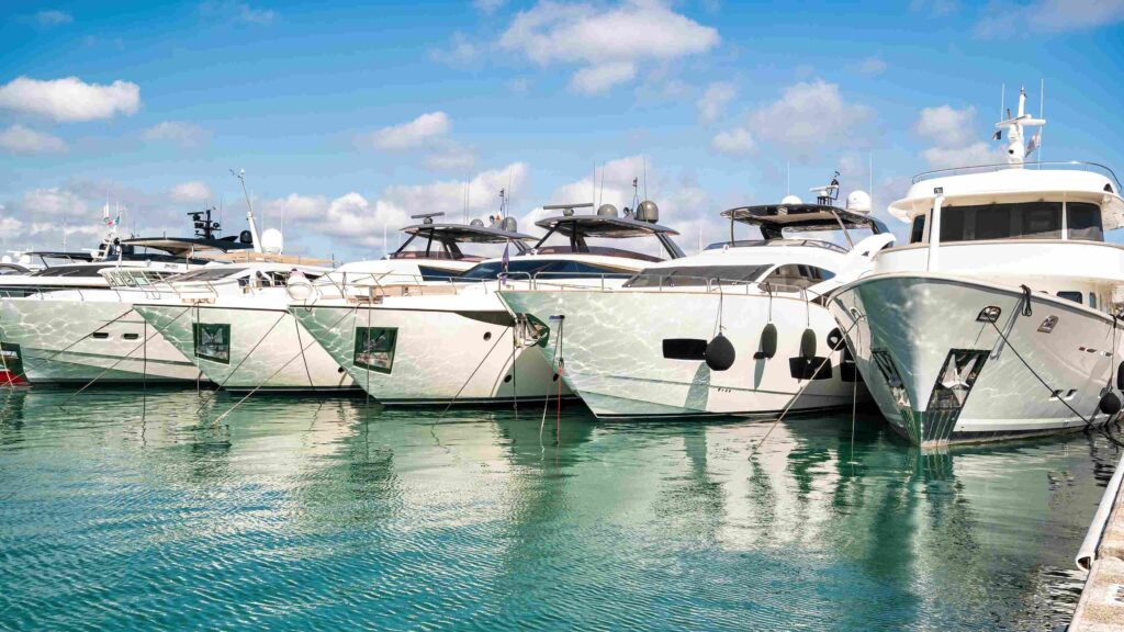 A Quick Checklist Before Booking A Yacht Rental Dubai